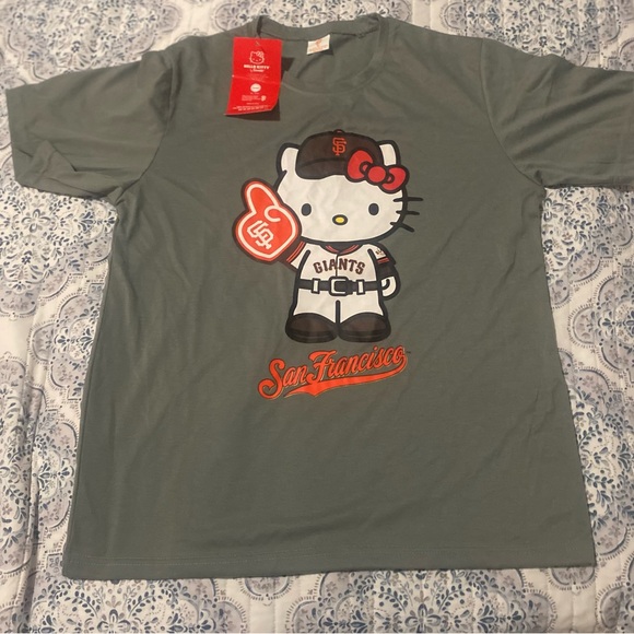 Hello Kitty San Francisco Giants T-Shirt - Gray - Picture 1 of 8